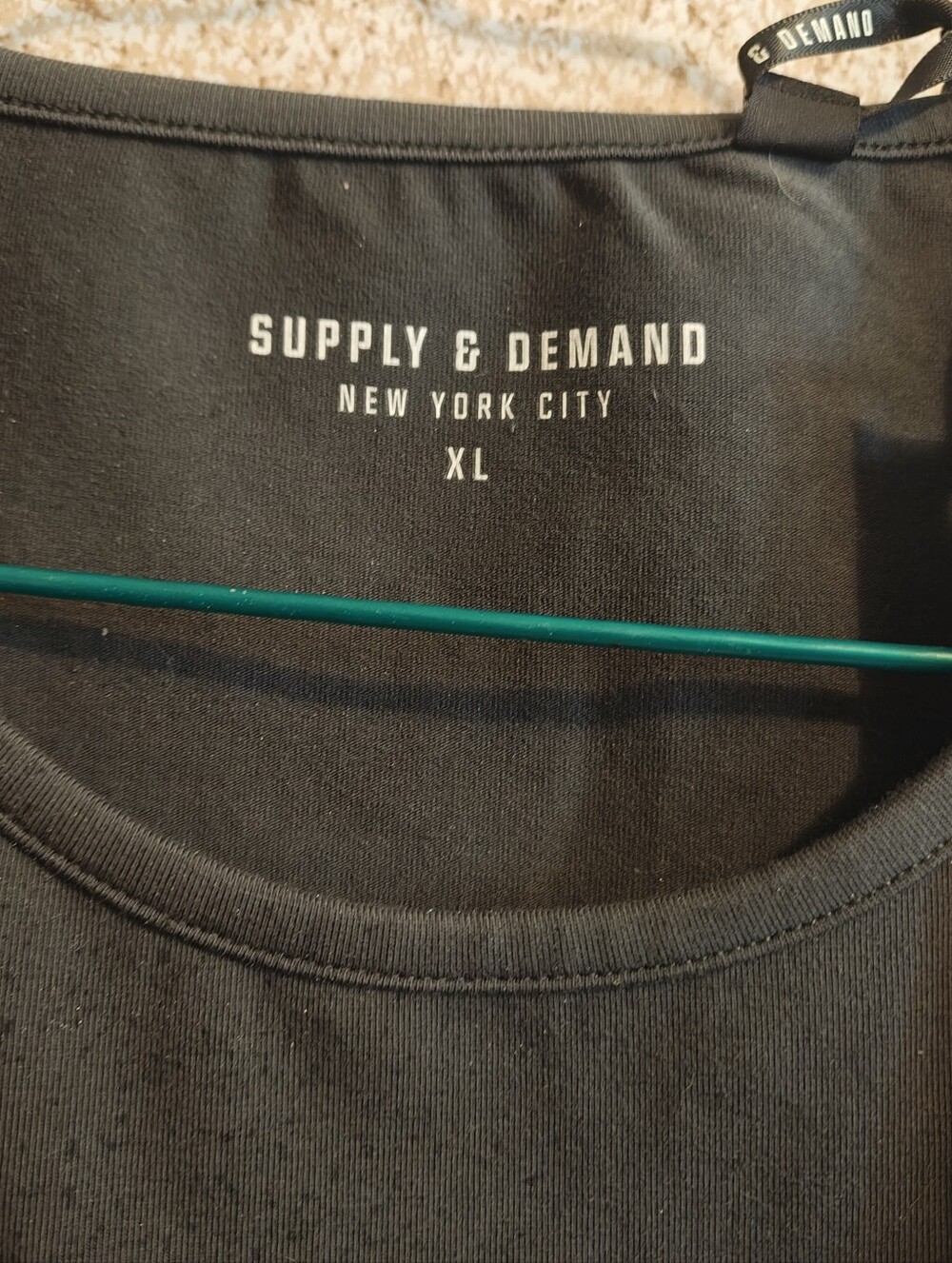 NWT Supply & Demand Crop Top Dark Grey With Embellishments Women XL - Picture 3 of 4